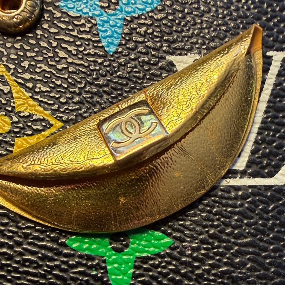 VINTAGE Barbie GOLD CRESENT MOON CHANEL Purse EXCLUSIVE VHTF - Picture 1 of 3